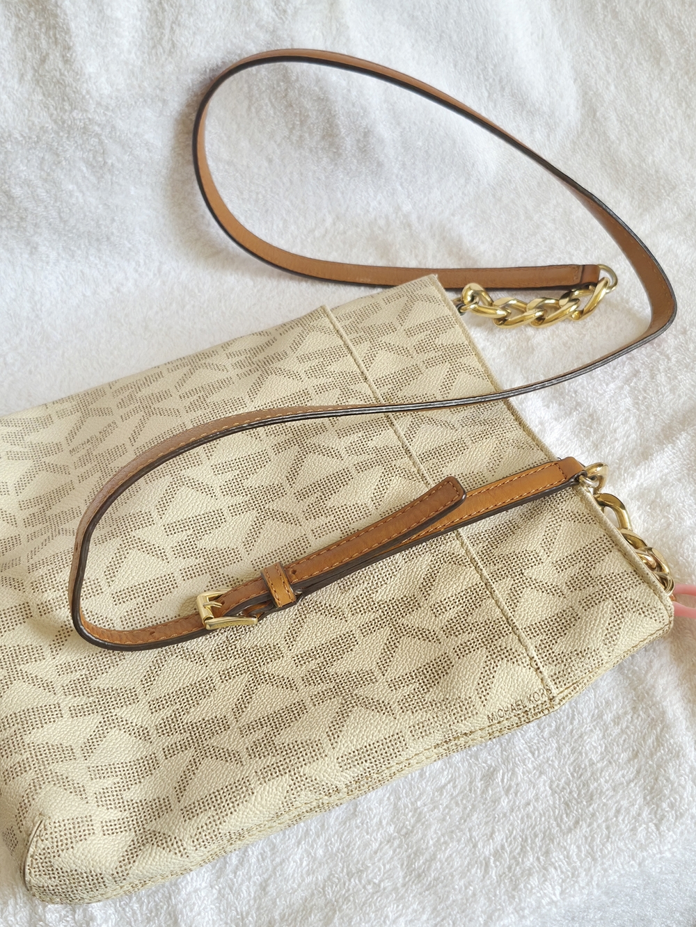 Michael Kors Hamilton Vanilla/ Cream Brown Signature Crossbody Bag. - Picture 13 of 13
